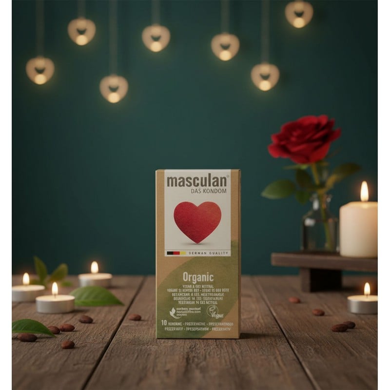 Біла картонна коробка Masculan ORGANIC 10 шт із зеленим листком та логотипом на білому фоні