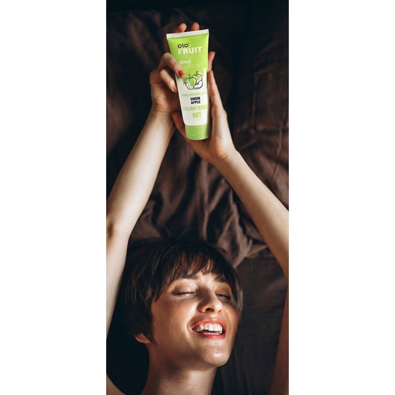 Прозрачный флакон с зелёной жидкостью OLO Fruit flavour Green apple 120мл