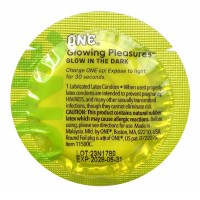 Презерватив ONE Glowing 1 шт, світиться в темряві