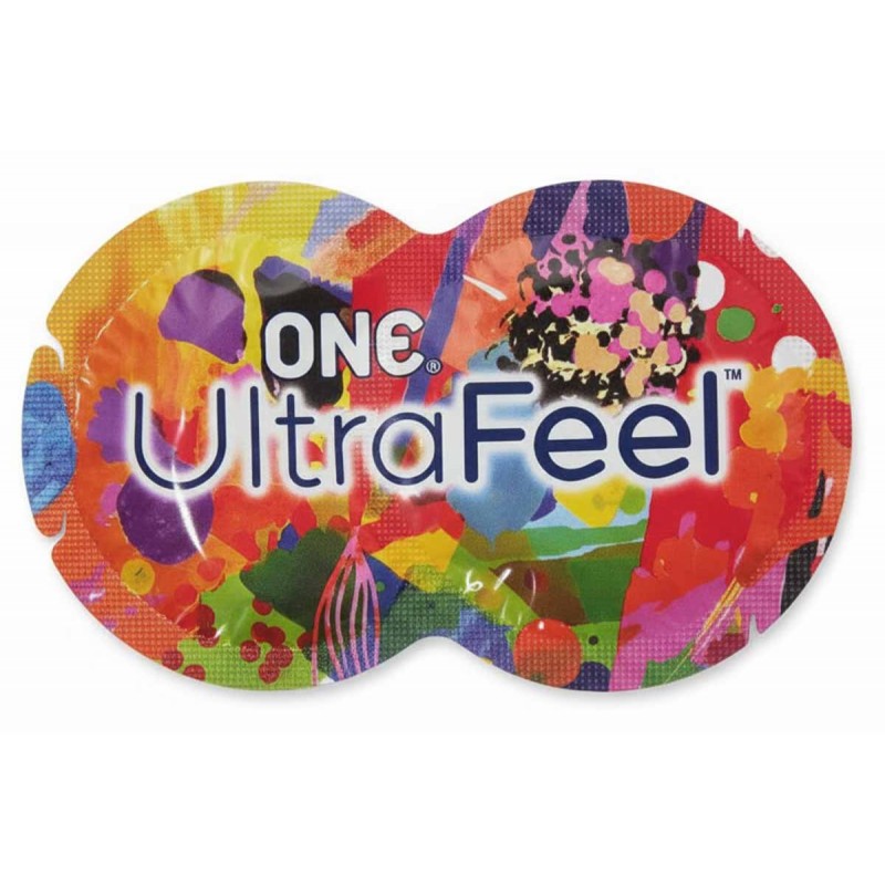 Черная упаковка ONE Ultrafeel с голубым логотипом, надписью ultrafeel и 1 шт