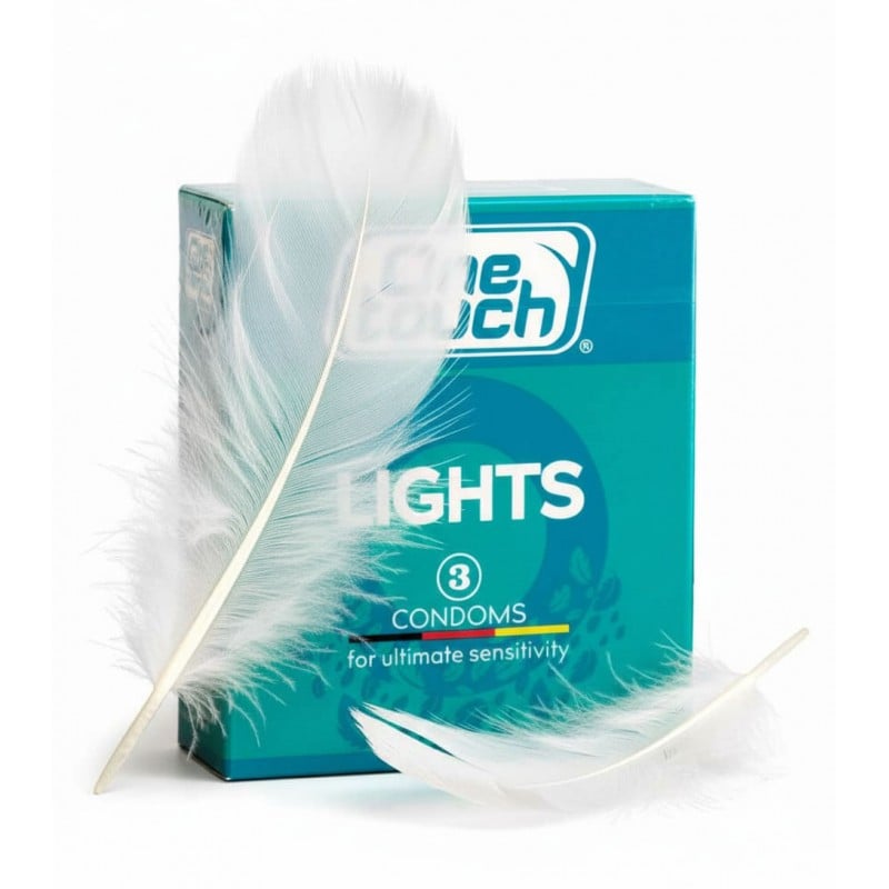 Синий фон, бело-голубая упаковка с логотипом One touch Lights, надпись 3шт ultrathin
