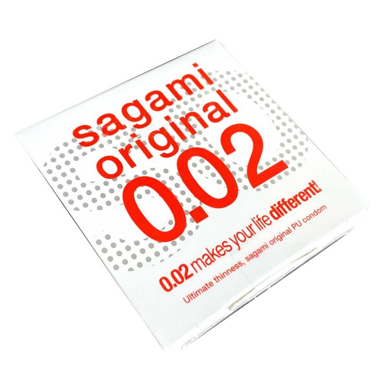 Белая коробка Sagami Original 0.02 с красной полосой и надписью, 12 штук