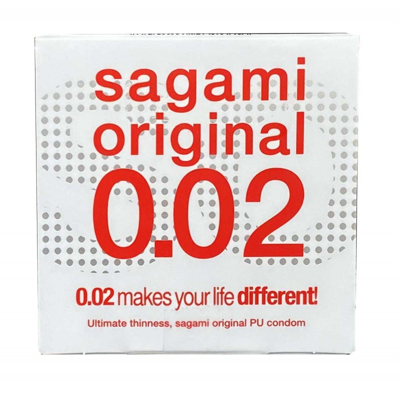 Белая упаковка Sagami Original 0.02 с красной надписью и указанием 12 штук