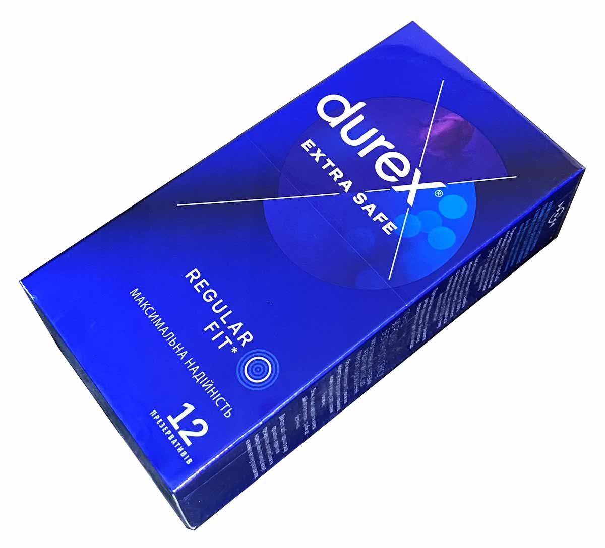 Синий фон с белой надписью Durex Extra Safe и указанием 12 штук