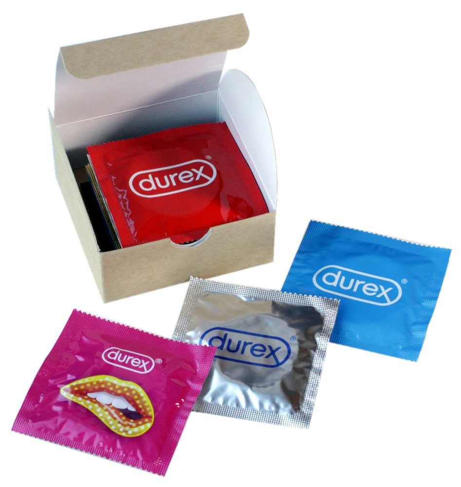 Різнокольорові упаковки презервативів Durex Mix, асорті, 8 штук, на білому фоні