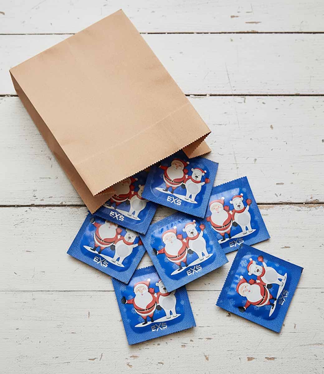 Чорна коробка EXS New year з різнокольоровими святковими елементами, 6 штук