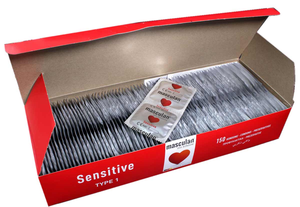 Біла коробка Masculan Sensitive 150шт з червоною вставкою та зображенням серця