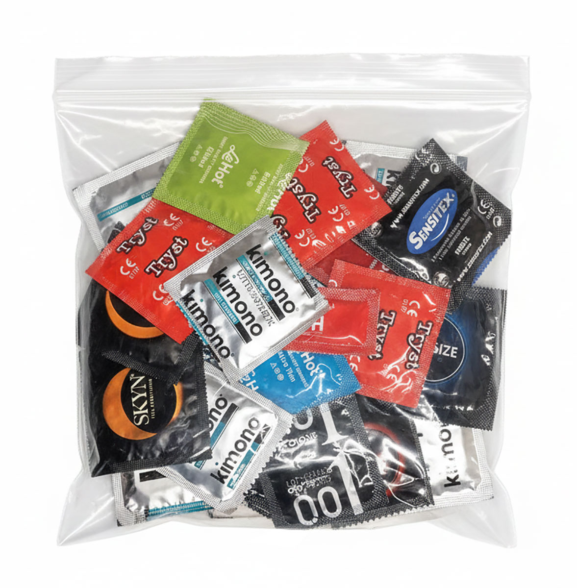 Разноцветные упаковки презервативов разных брендов, всего 20 штук