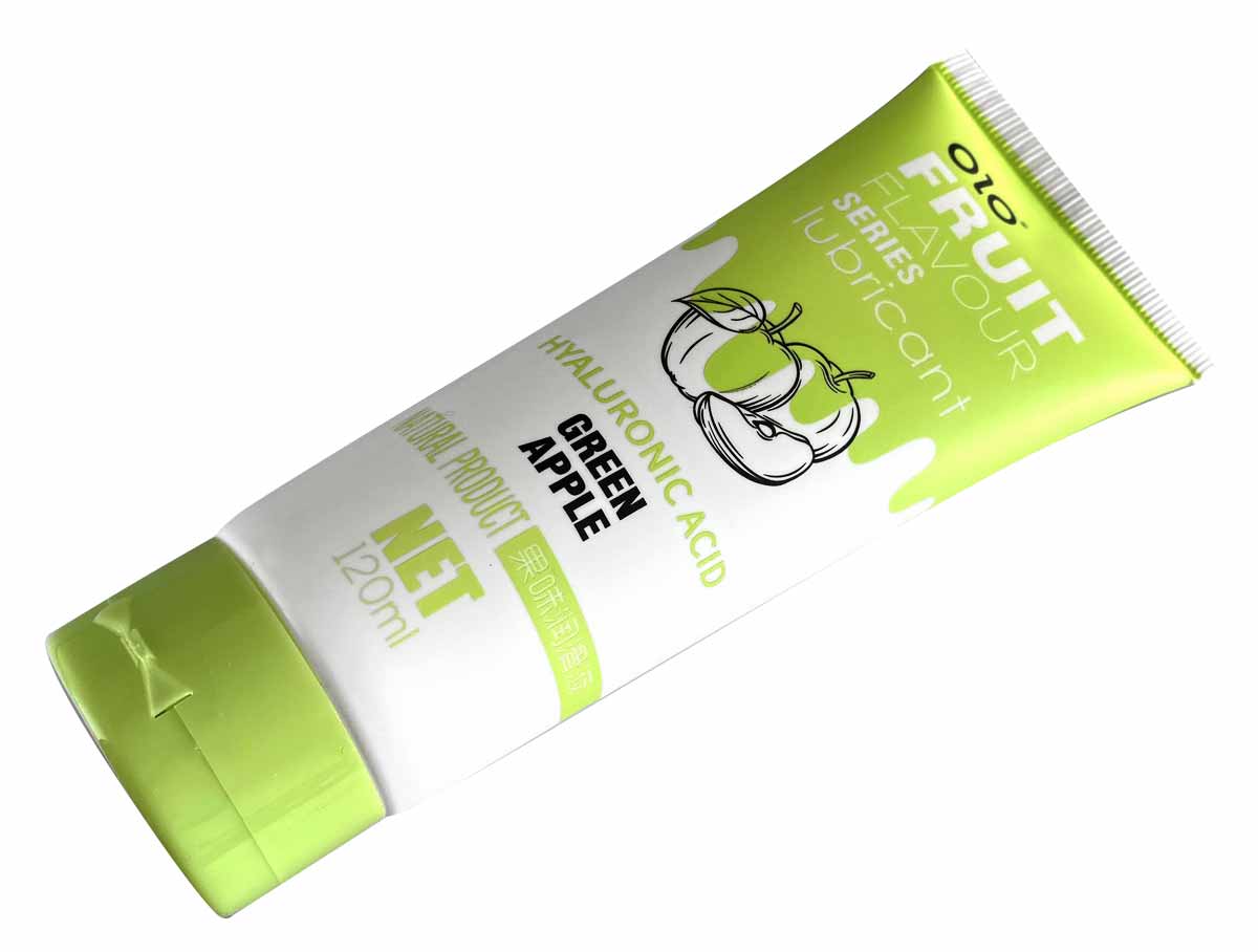 Зеленая пластиковая бутылка OLO Fruit flavour Green apple 120мл с яблоком на этикетке