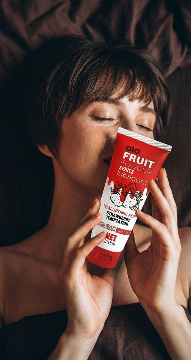 Прозрачный флакон с красной жидкостью OLO Fruit flavour Strawberry temptation 120мл вкус клубники