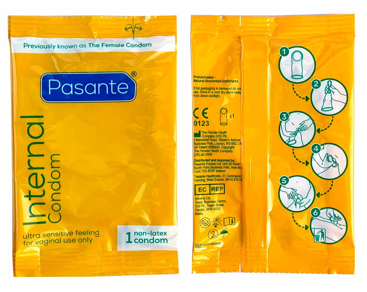 Синя коробка з написом Pasante Female Condom, 10 штук, білий фон