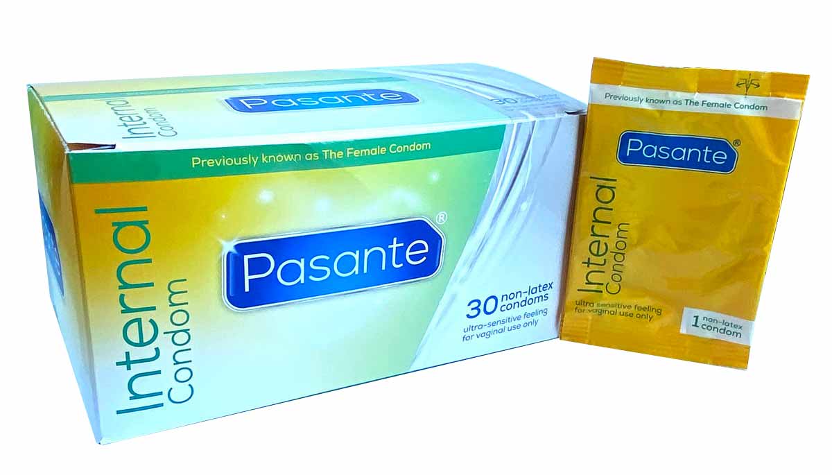 Біло-блакитна коробка Pasante Female Condom 10 шт з фіолетовими вставками та логотипом