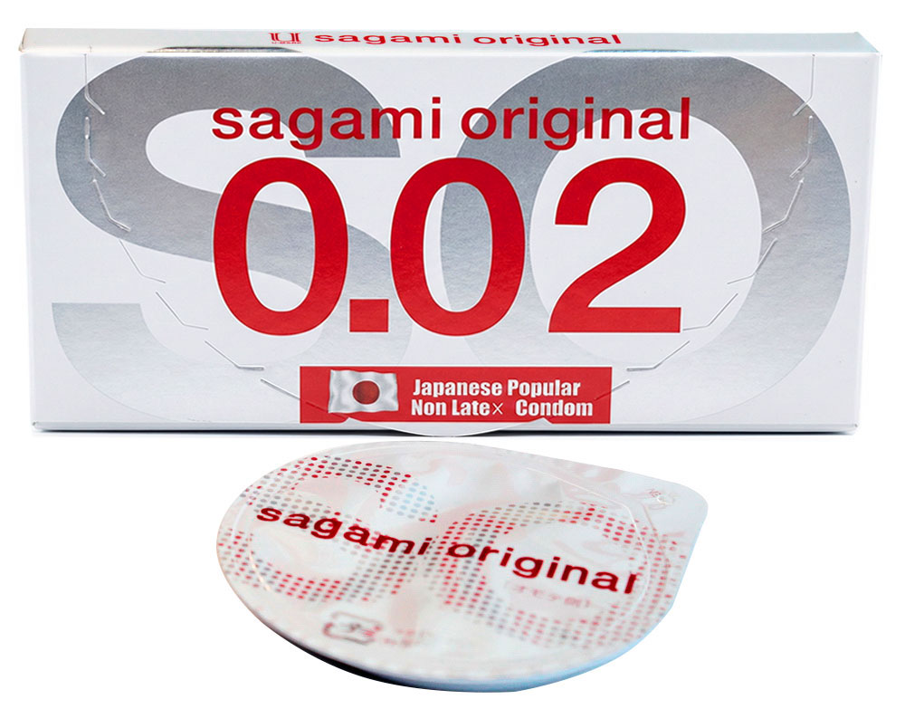 Белая упаковка Sagami Original 0.02 с красным логотипом и надписью 0.02, 12 штук