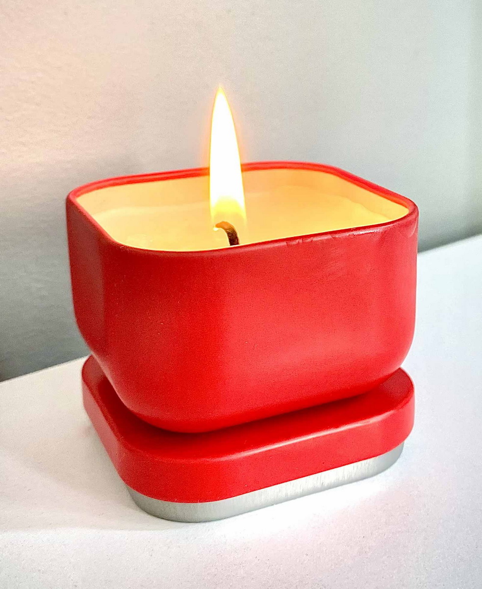 Червона масажна свічка у прозорій скляній банці з білою етикеткою, 50 мл