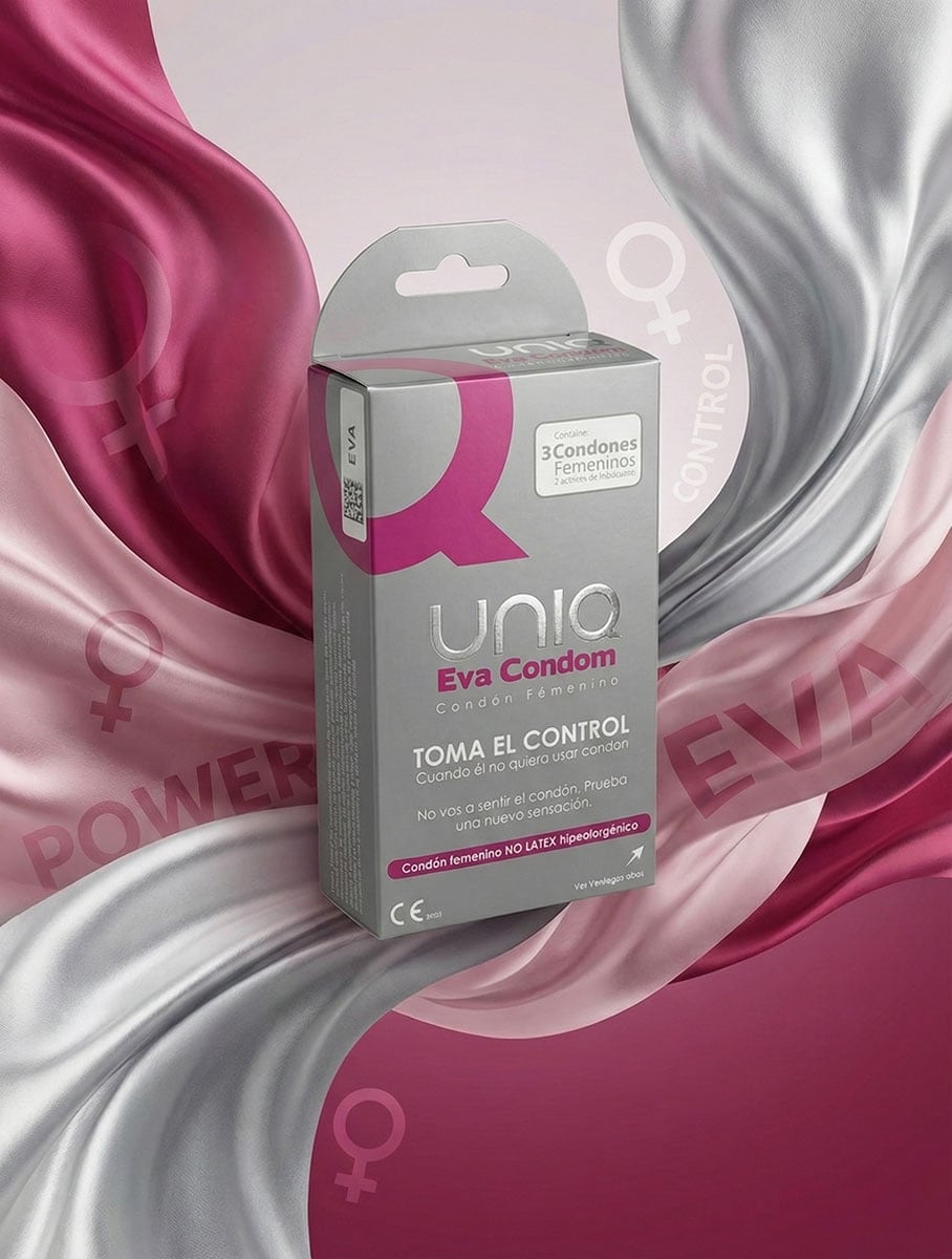 Белая коробка UNIQ Eva с синим логотипом и надписью female condoms, 3 штуки