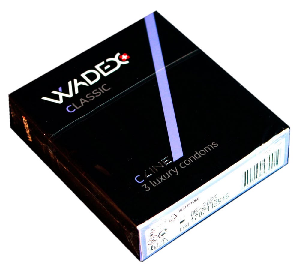 Синя картонна упаковка WADEX Classic 3 презервативи з білим написом та жовтим акцентом